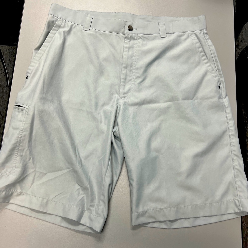 Calloway Golf Shorts Gray Flat front Shorts Mens 34 X 10’ Inseam